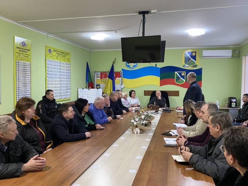 Відбулася щотижнева апартна нарада.