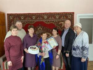 Привітали Галину Микитівну з 85-річчям.