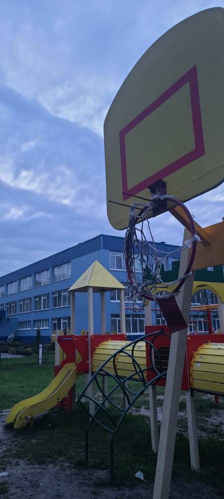 Давайте будемо берегти та цінувати усе те, що зроблене для краси, зручності та затишку нашого селища!