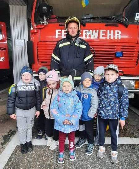 Відбулося відвідування пожежно-рятувальної частини діток дошкільних навчальних закладів «Колосочок» с.Довгополівка та «Ромашка» смт.Вороновиця.